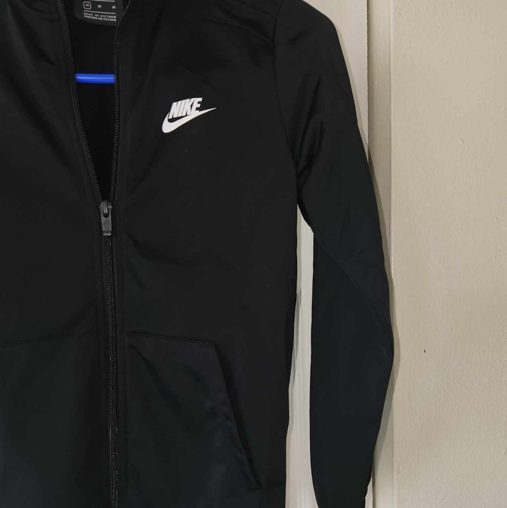 Nike Jacket - Picture 2 of 7